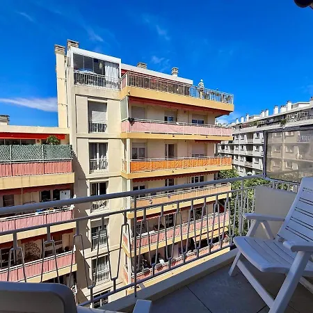 Rooftop Vue - Standing - Plages 600m Apartment