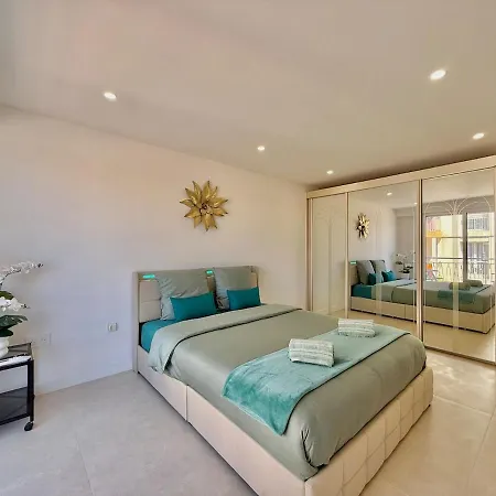Rooftop Vue - Standing - Plages 600m Apartment